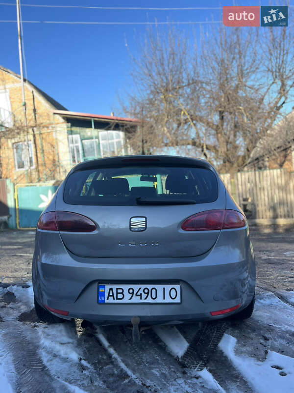 Хэтчбек SEAT Leon 2007 в Казатине