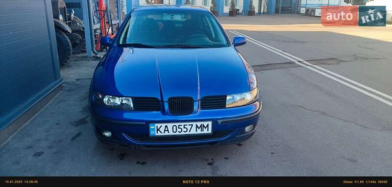 Хэтчбек SEAT Leon 1999 в Киеве