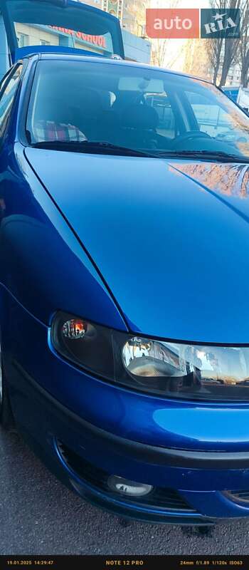 Хэтчбек SEAT Leon 1999 в Киеве