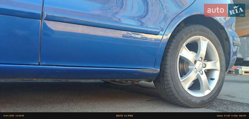 Хэтчбек SEAT Leon 1999 в Киеве