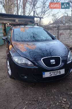 Хэтчбек SEAT Leon 2008 в Коростене