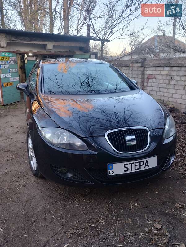 Хэтчбек SEAT Leon 2008 в 