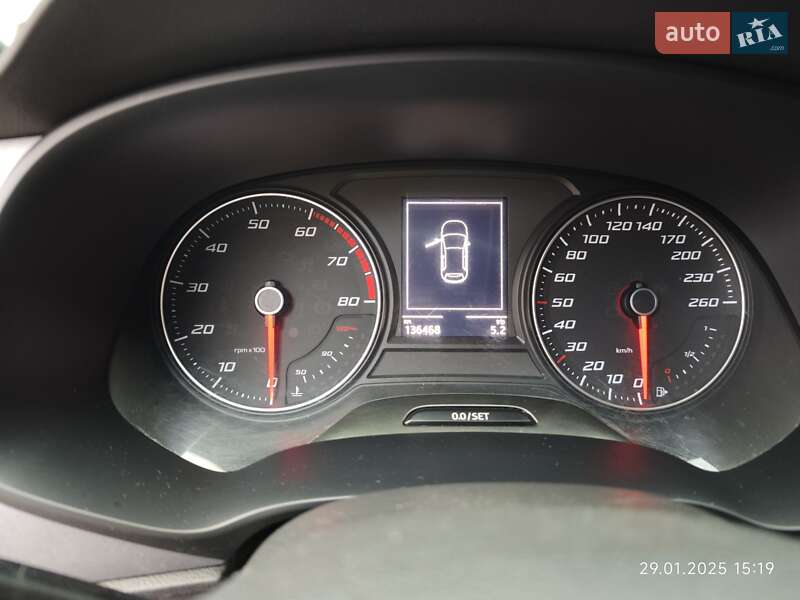 Хэтчбек SEAT Leon 2016 в Киеве