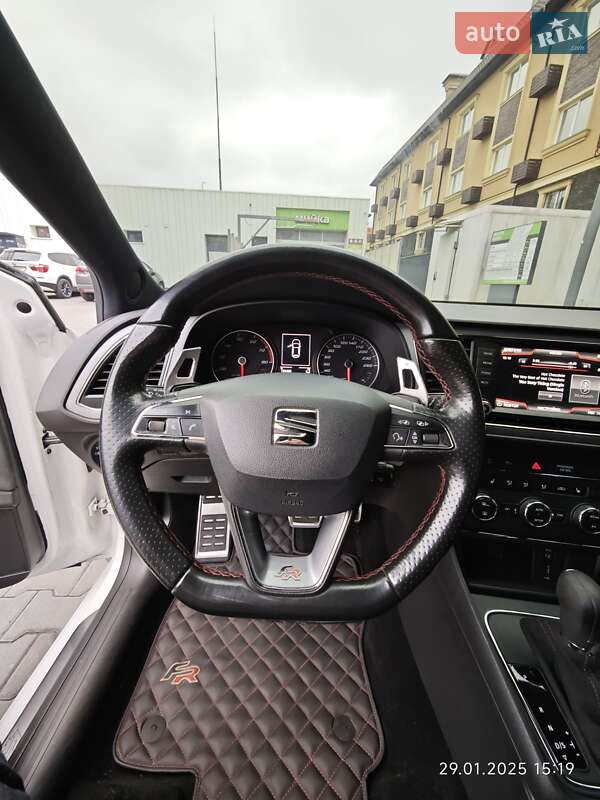 Хэтчбек SEAT Leon 2016 в Киеве