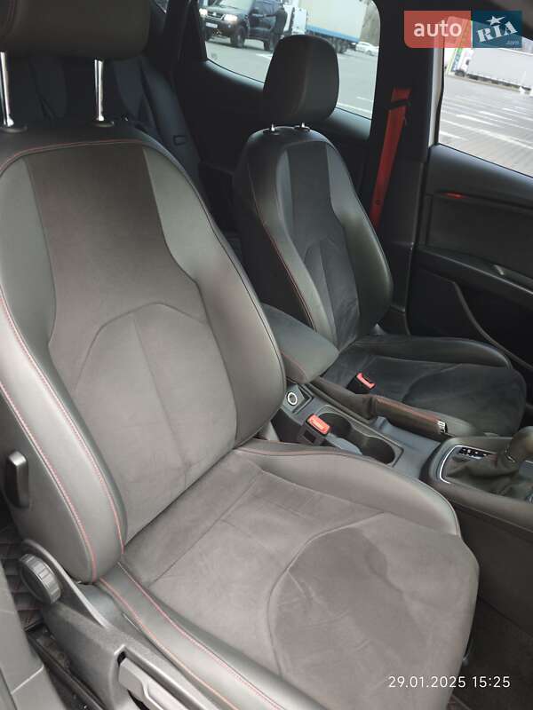 Хэтчбек SEAT Leon 2016 в Киеве