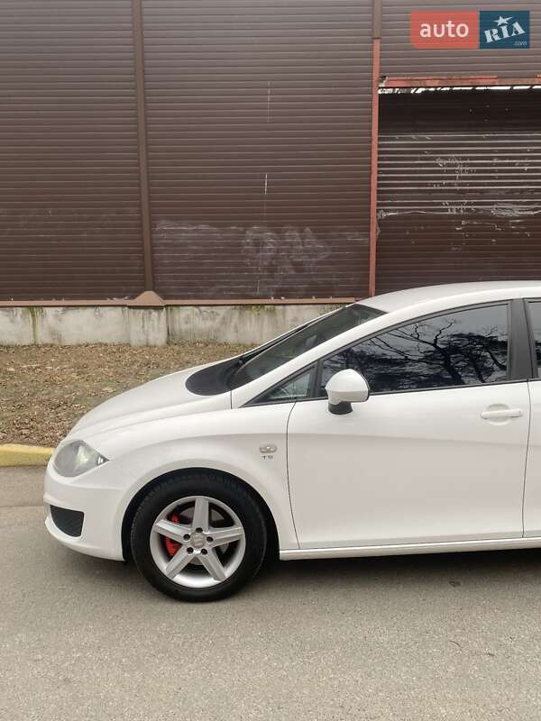 Хетчбек SEAT Leon 2010 в Києві