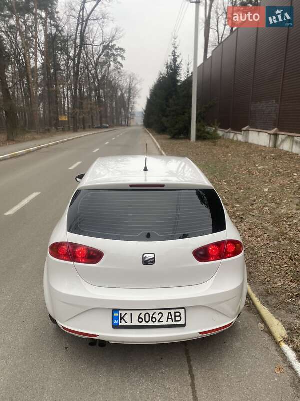 Хетчбек SEAT Leon 2010 в Києві
