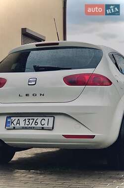 Хэтчбек SEAT Leon 2010 в Киеве