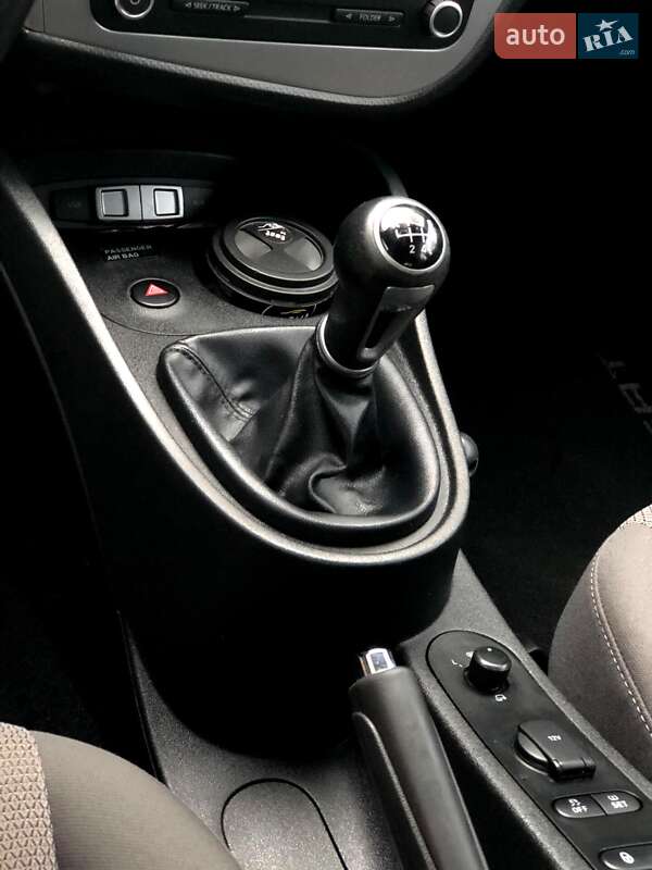 Хэтчбек SEAT Leon 2010 в Киеве фото 16 Хэтчбек SEAT Leon 2010 в Киеве