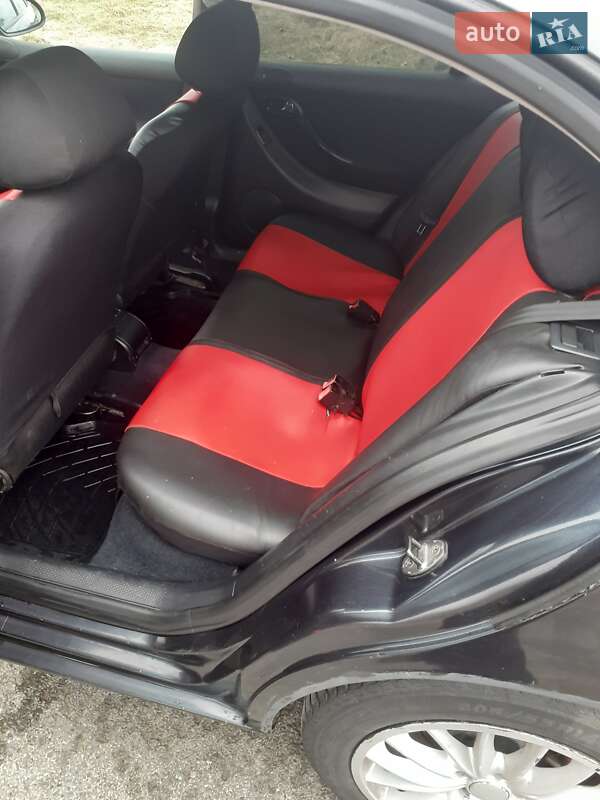 Хэтчбек SEAT Leon 2005 в Межгорье