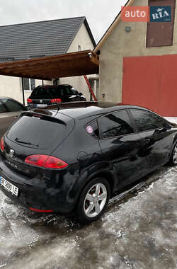 Хэтчбек SEAT Leon 2008 в 