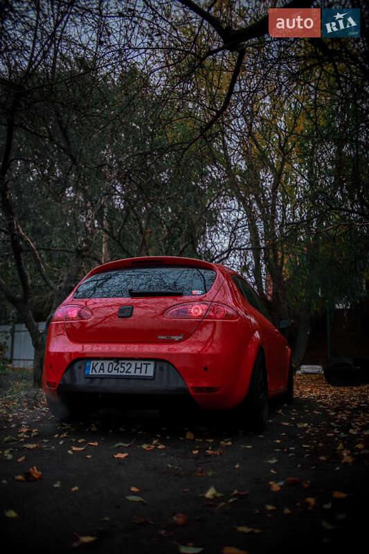 Хэтчбек SEAT Leon 2007 в Киеве