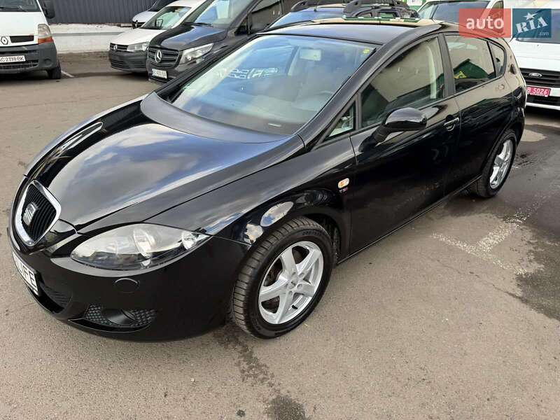 Хэтчбек SEAT Leon 2009 в Луцке