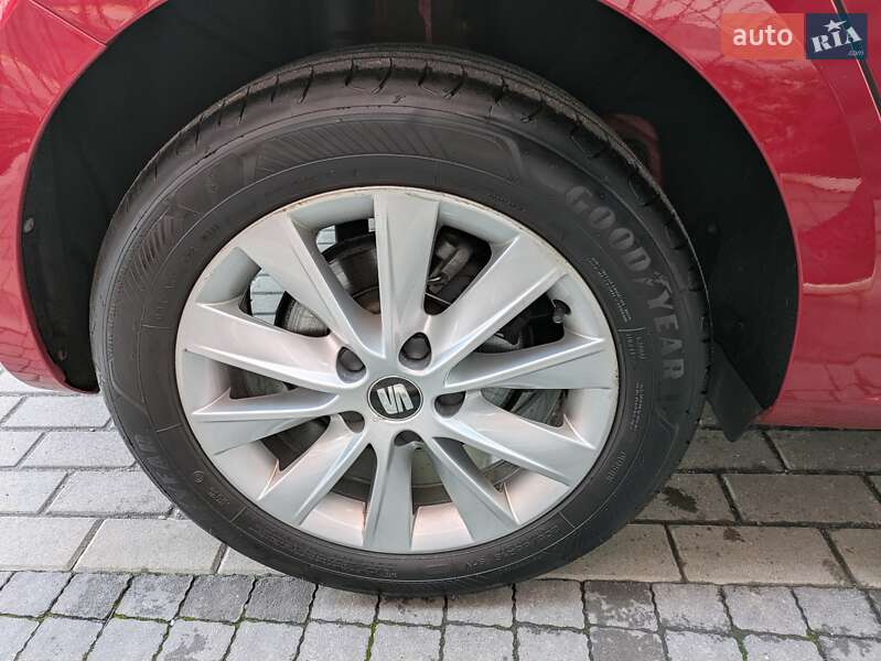 Хэтчбек SEAT Leon 2017 в Киеве