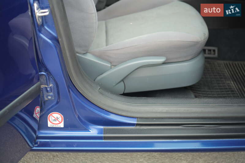 Хетчбек SEAT Leon 2000 в Ірпені