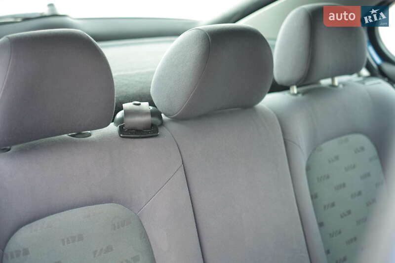 Хетчбек SEAT Leon 2000 в Ірпені