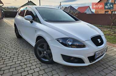 Хэтчбек SEAT Leon 2011 в 