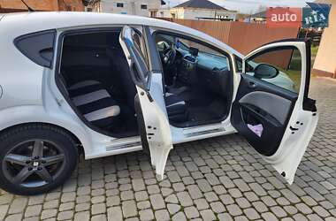 Хэтчбек SEAT Leon 2011 в 