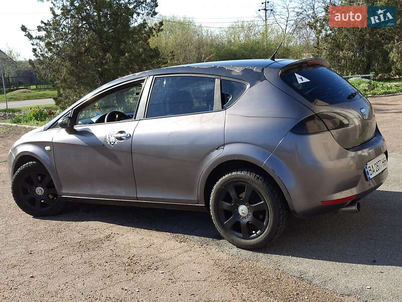 Хэтчбек SEAT Leon 2006 в Кропивницком