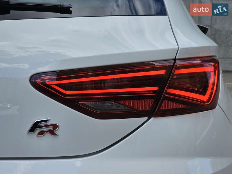 Хэтчбек SEAT Leon 2018 в Киеве