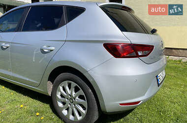 Хэтчбек SEAT Leon 2013 в 
