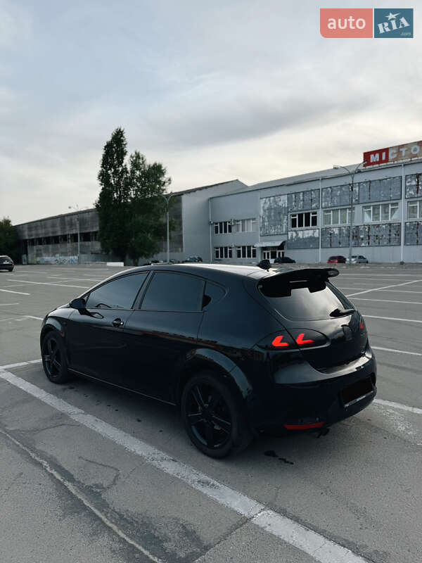 Хэтчбек SEAT Leon 2006 в Полтаве