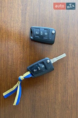 Хэтчбек SEAT Leon 2013 в 