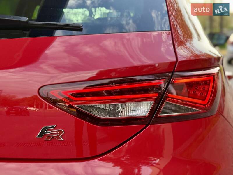Хетчбек SEAT Leon 2013 в Дніпрі