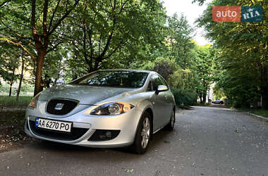 Хэтчбек SEAT Leon 2005 в 
