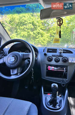 Хэтчбек SEAT Leon 2005 в 