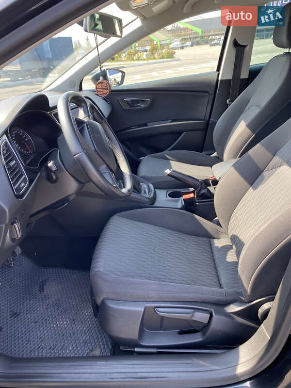 Хэтчбек SEAT Leon 2013 в Киеве