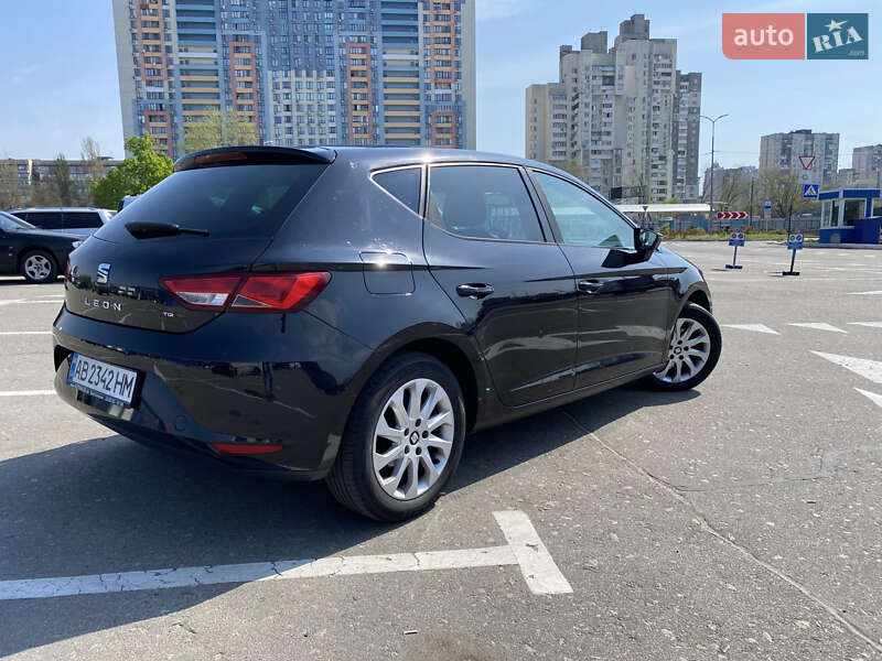 Хэтчбек SEAT Leon 2013 в Киеве