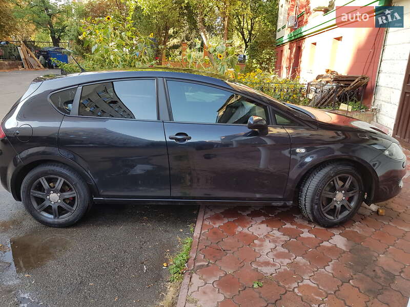 Хетчбек SEAT Leon 2006 в Києві