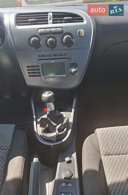 Хетчбек SEAT Leon 2009 в 