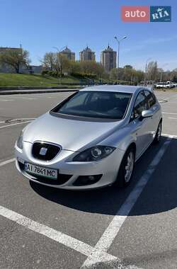 Хэтчбек SEAT Leon 2007 в Киеве