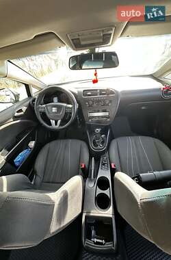 Хетчбек SEAT Leon 2011 в 