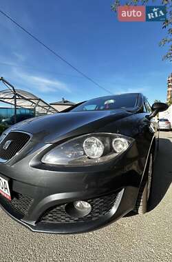 Хетчбек SEAT Leon 2011 в 