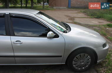 Хэтчбек SEAT Leon 2001 в 