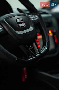 Хетчбек SEAT Leon 2010 в 