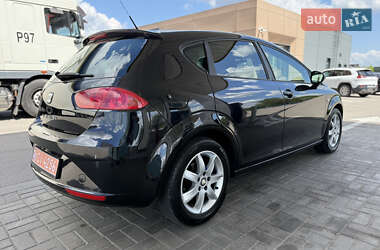 Хетчбек SEAT Leon 2011 в 