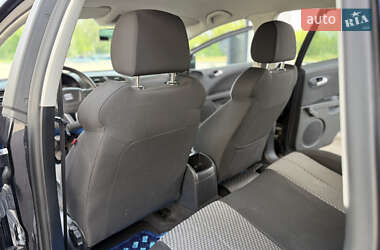 Хетчбек SEAT Leon 2011 в 