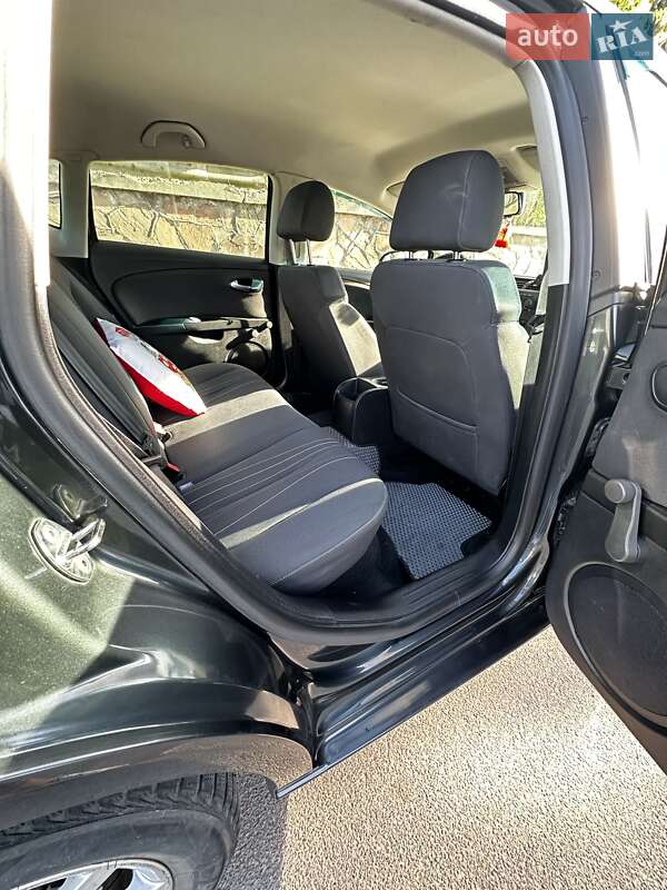 Хетчбек SEAT Leon 2011 в Львові