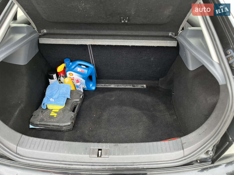 Хетчбек SEAT Leon 2001 в Києві