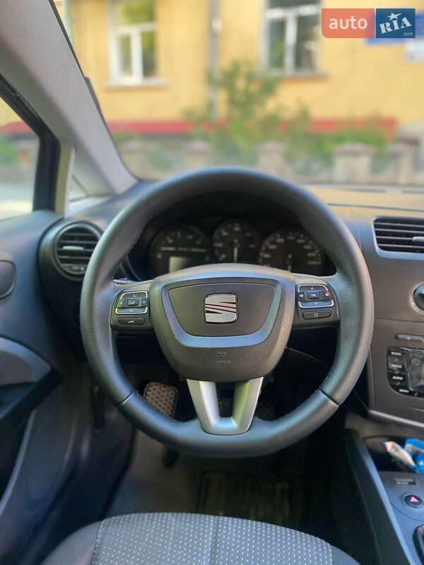 Хэтчбек SEAT Leon 2010 в Каменец-Подольском фото 17 Хэтчбек SEAT Leon 2010 в Каменец-Подольском