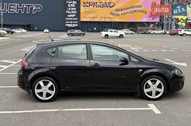 Хетчбек SEAT Leon 2006 в 