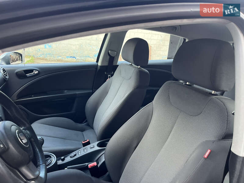 Хэтчбек SEAT Leon 2006 в Харькове