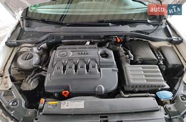 Хэтчбек SEAT Leon 2013 в 