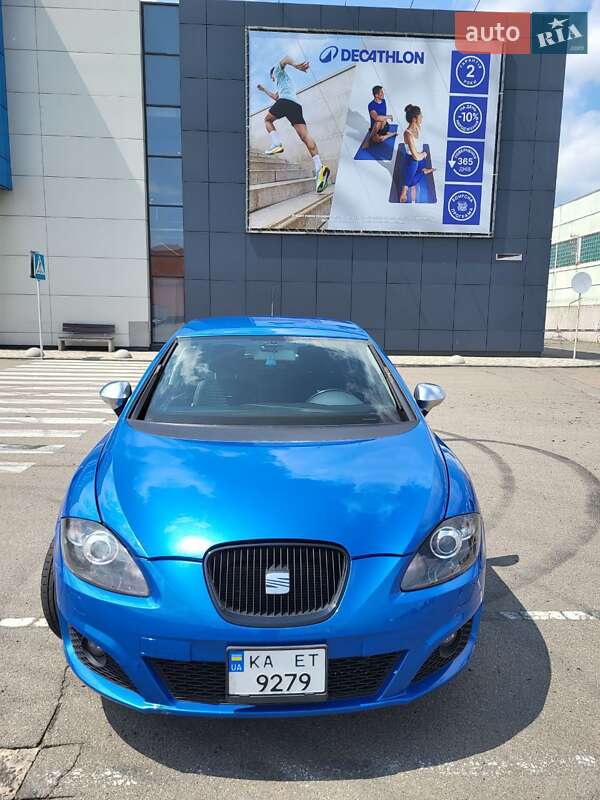 Хэтчбек SEAT Leon 2010 в Киеве