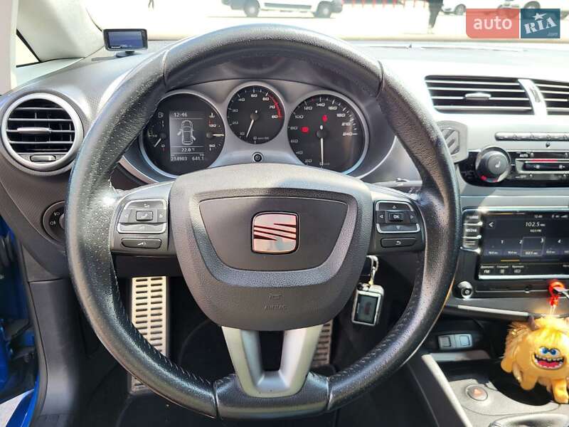 Хэтчбек SEAT Leon 2010 в Киеве