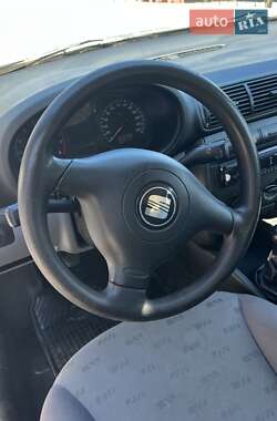 Хэтчбек SEAT Leon 2002 в 